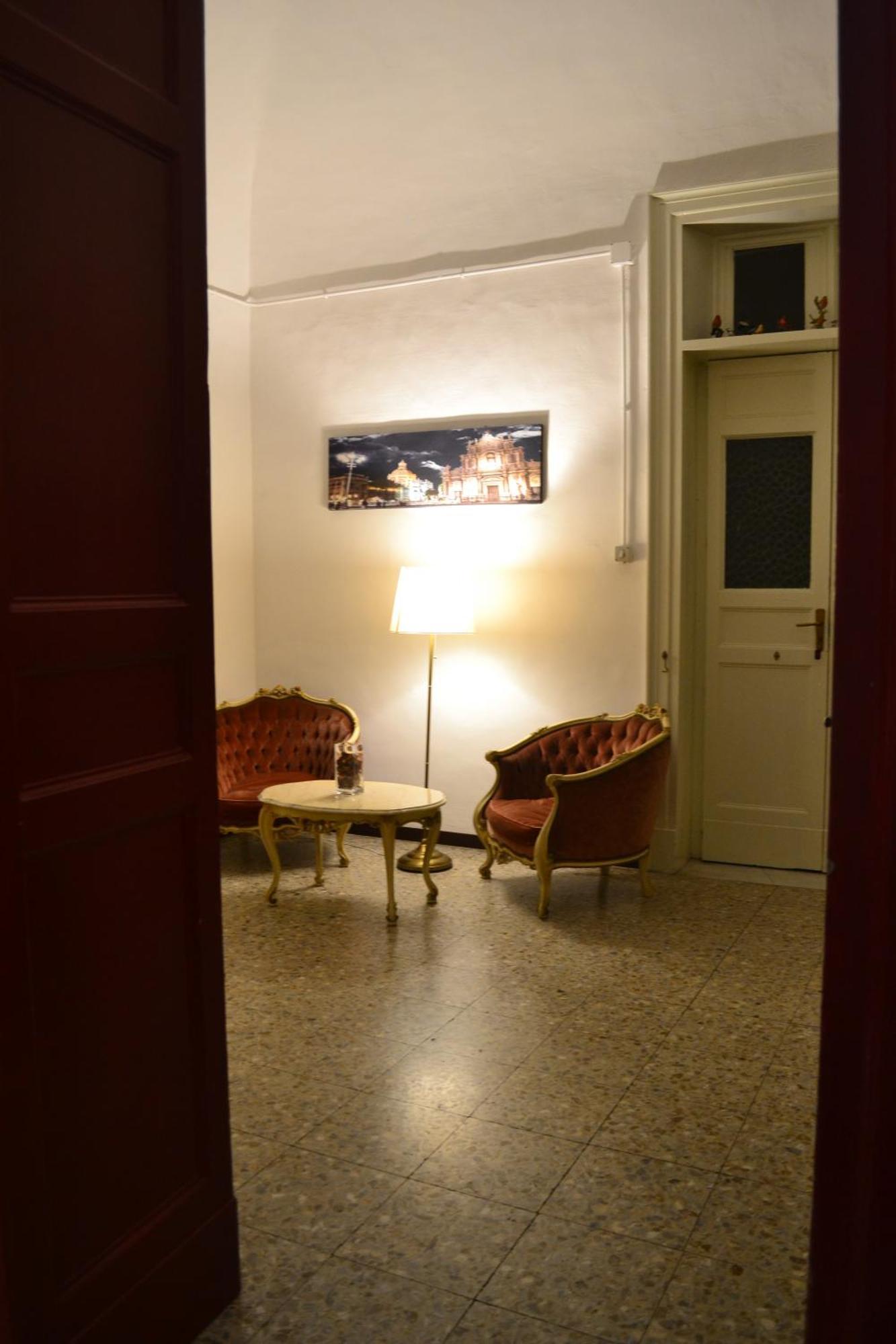 Il Teatro Rooms Катания Экстерьер фото