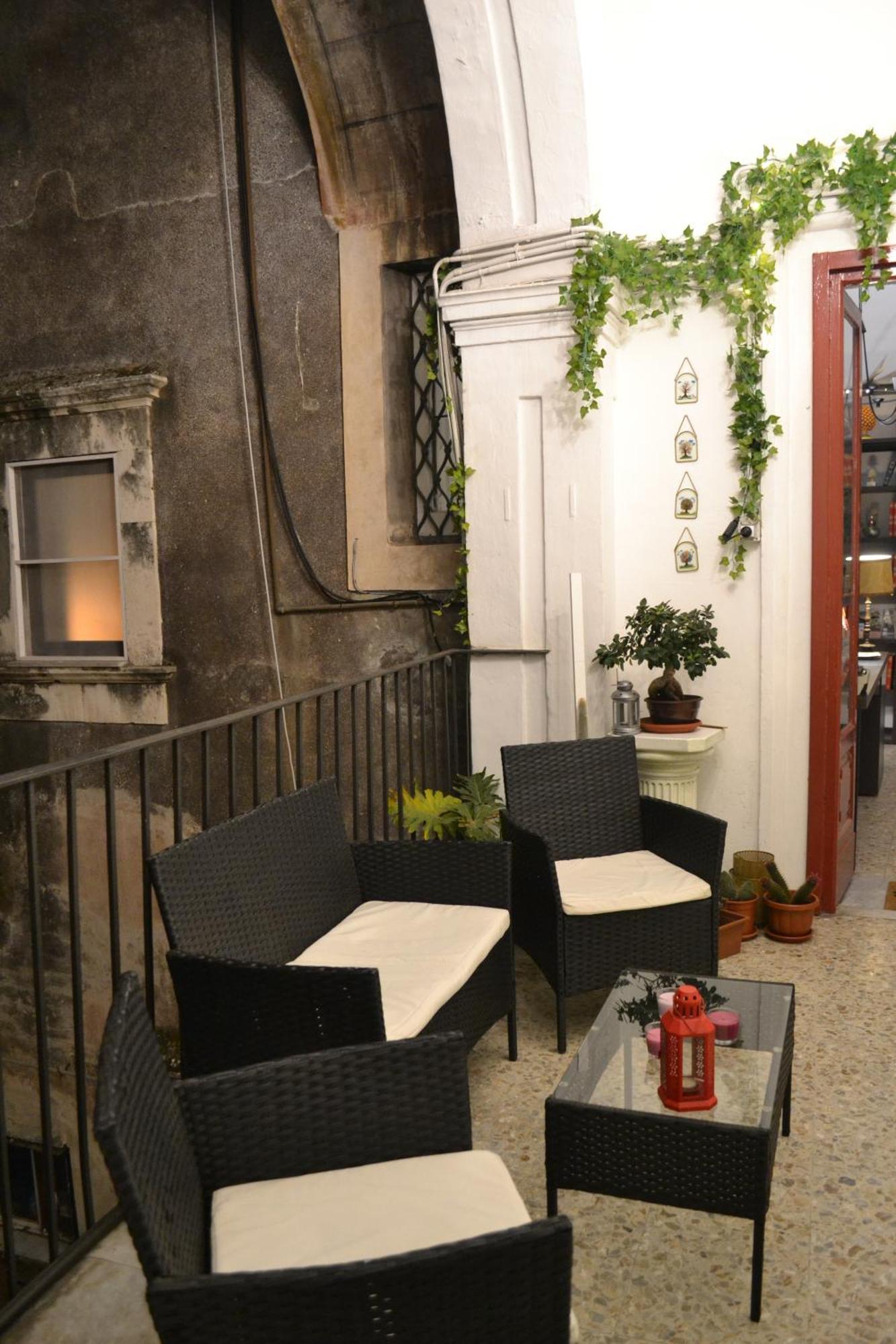 Il Teatro Rooms Катания Экстерьер фото